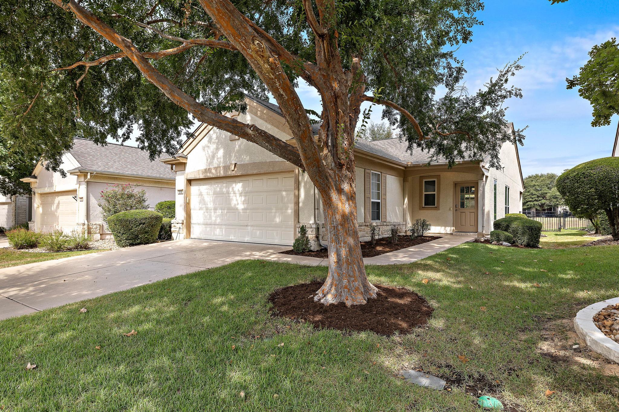 210 Crockett Loop Property Photo 3