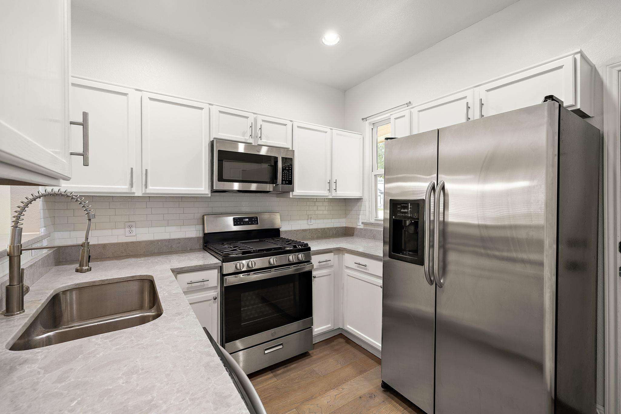 210 Crockett Loop Property Photo 6