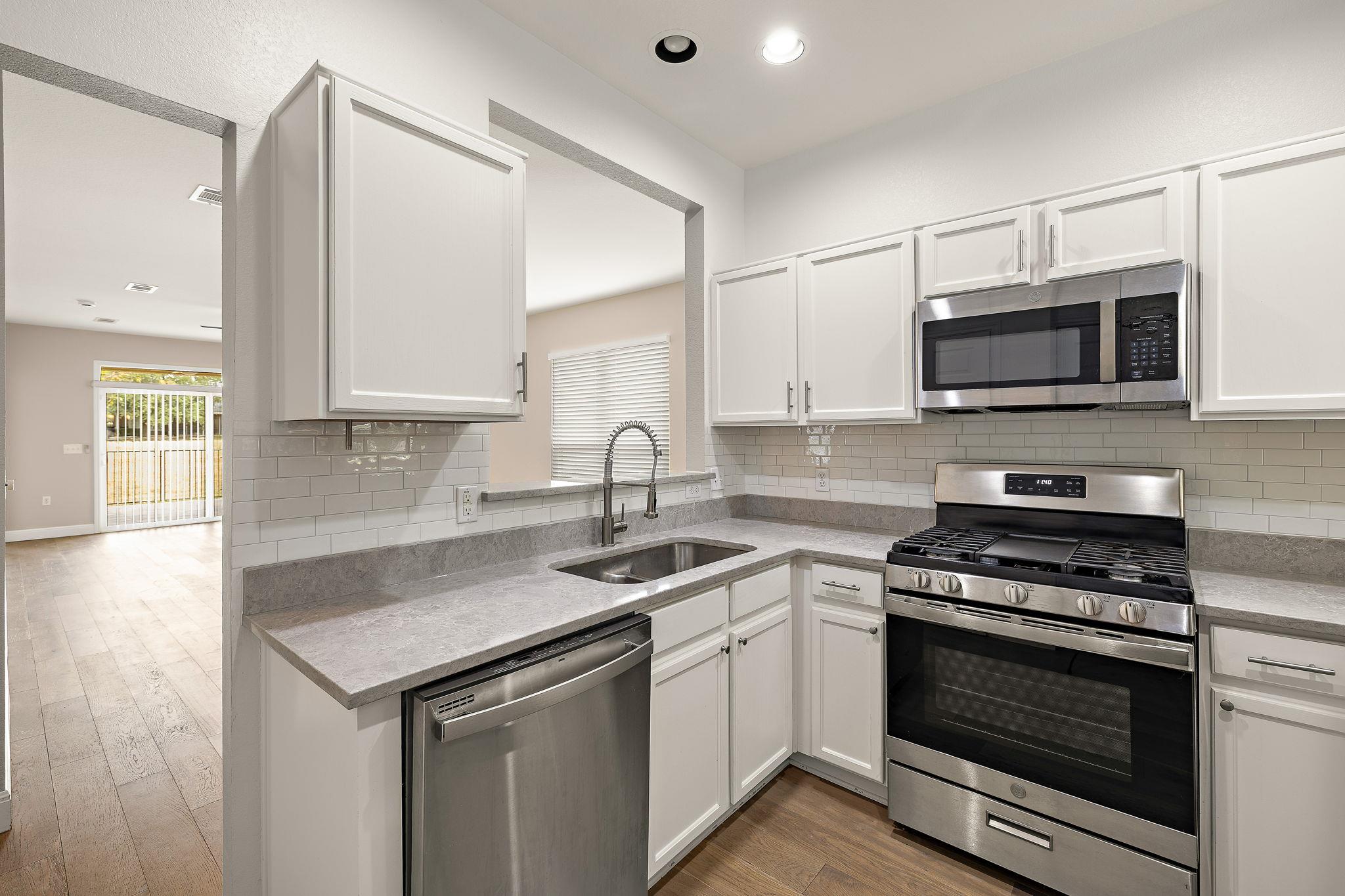 210 Crockett Loop Property Photo 8