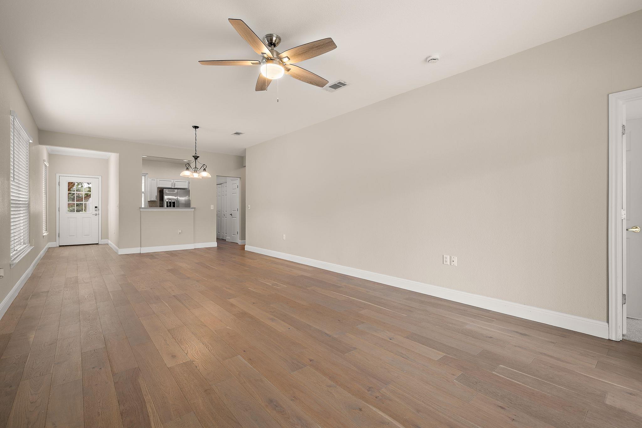 210 Crockett Loop Property Photo 11