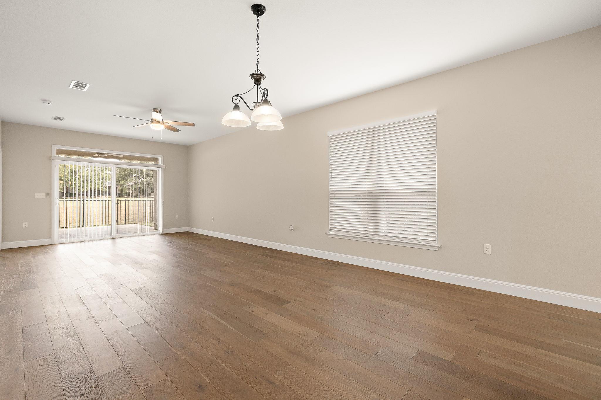 210 Crockett Loop Property Photo 12