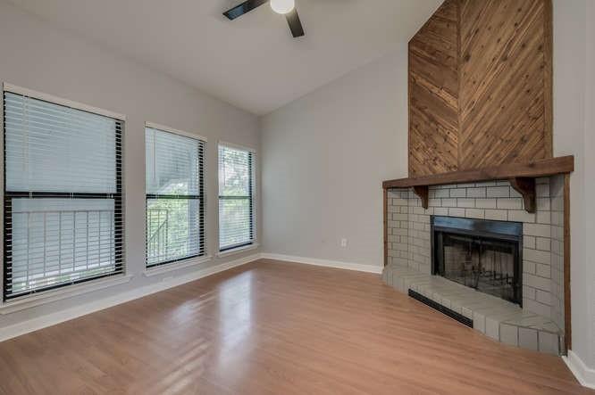 2901 San Jacinto Blvd #306 Property Photo 2