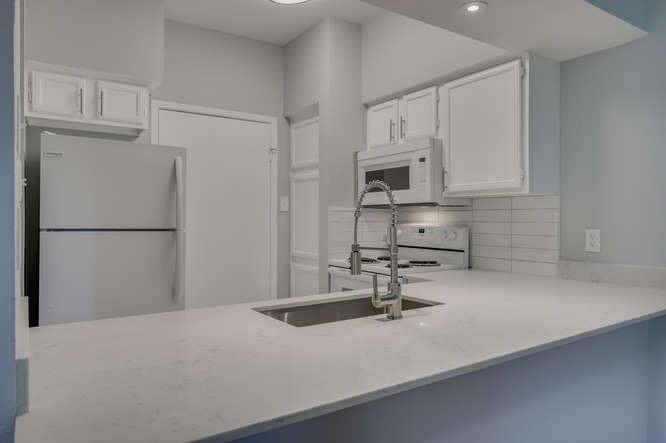 2901 San Jacinto Blvd #306 Property Photo 4