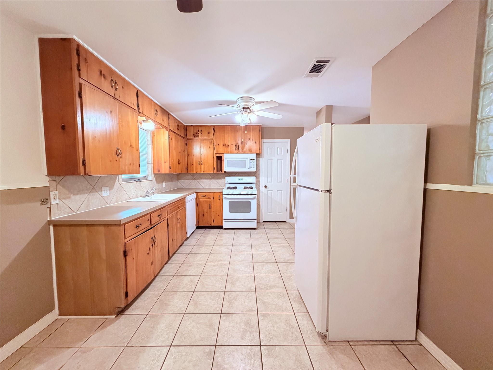 5915 Sunshine Dr Property Photo 7