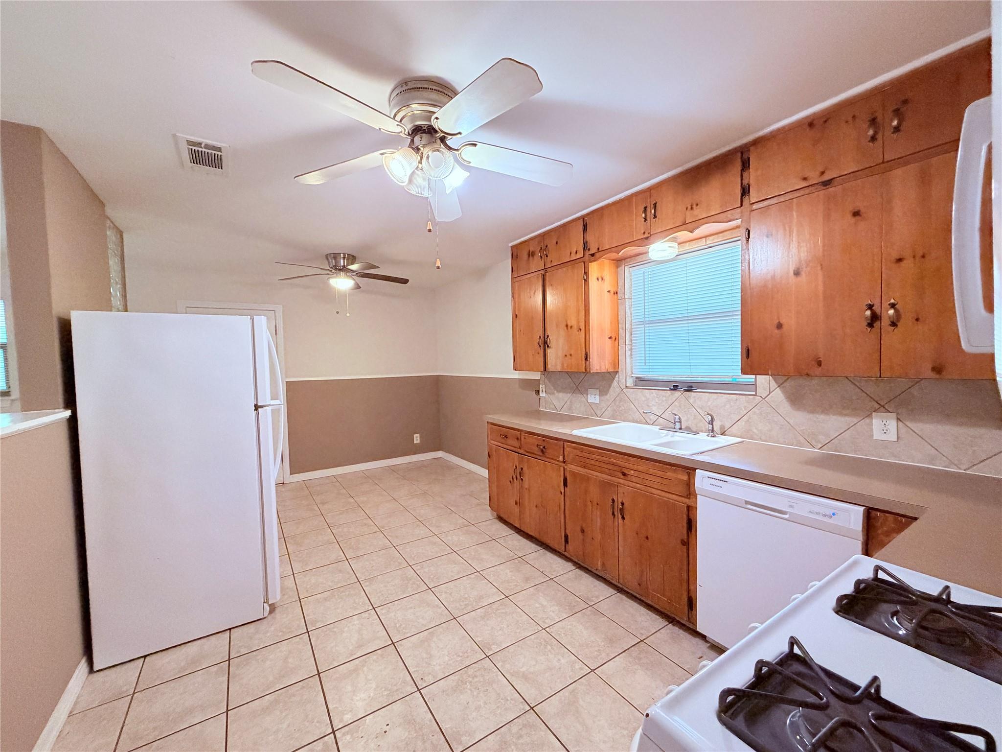 5915 Sunshine Dr Property Photo 9