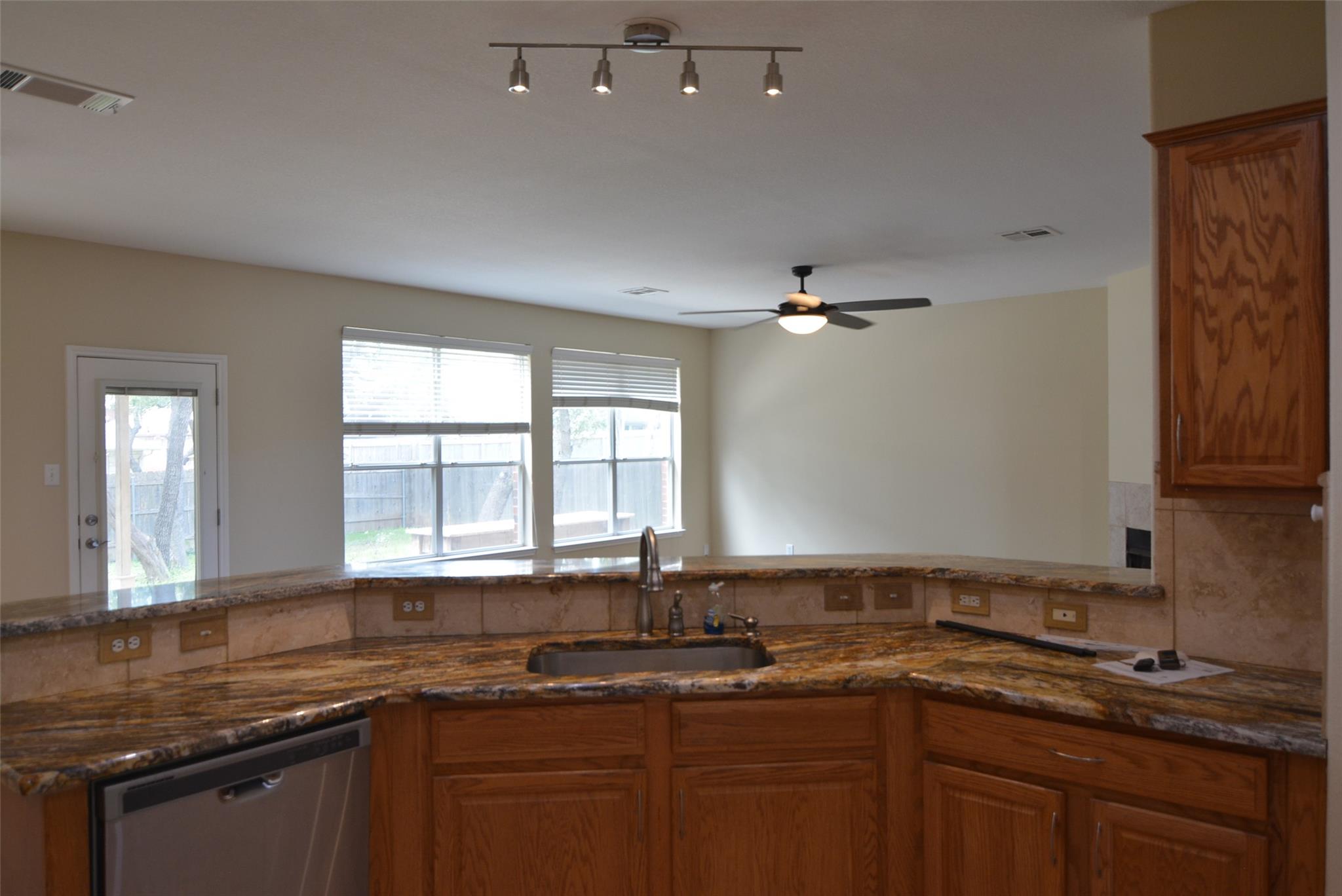 2400 Nan Ln Property Photo 22