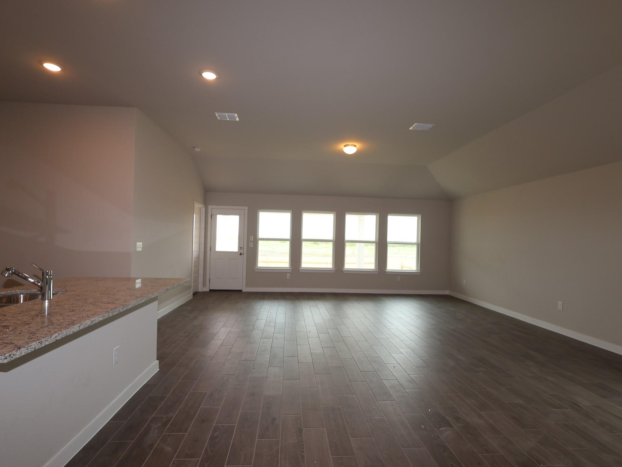 12308 Setting Peak Ln Property Photo 4