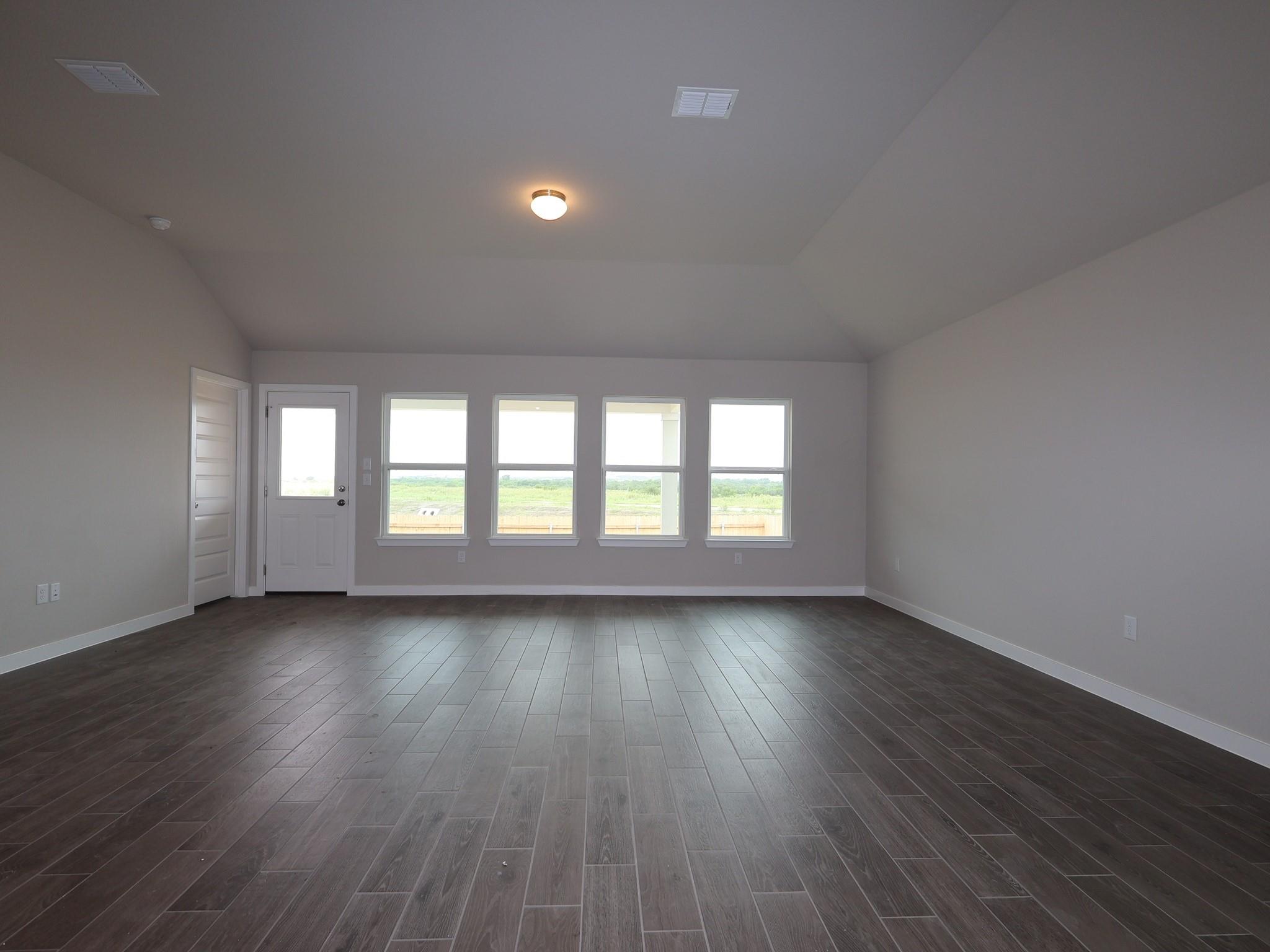 12308 Setting Peak Ln Property Photo 5