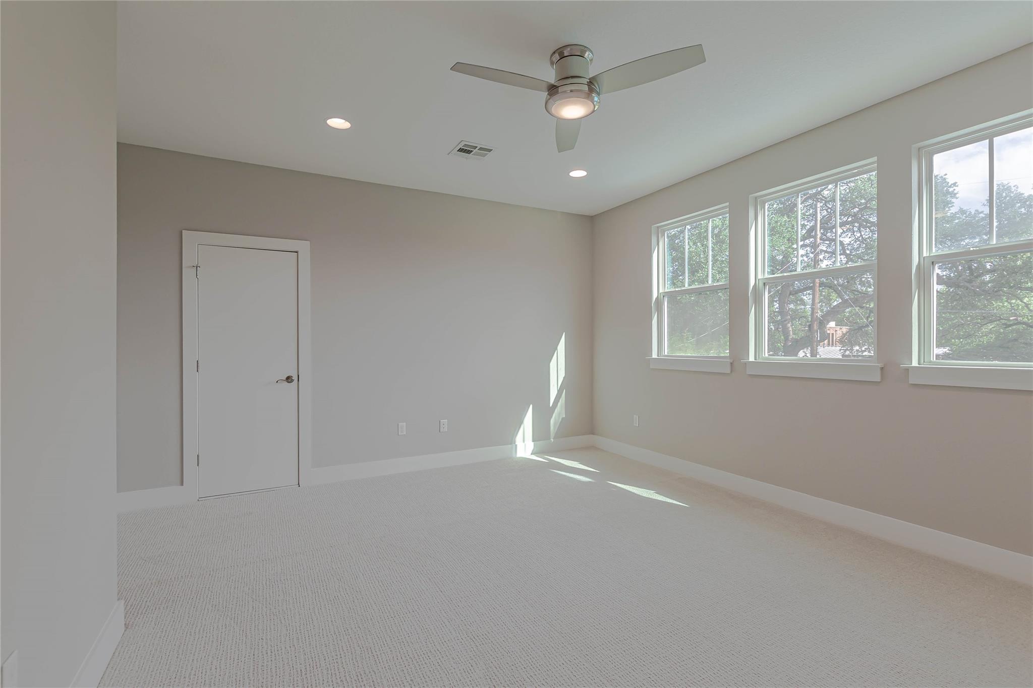 2717 Geraghty Ave Property Photo 25
