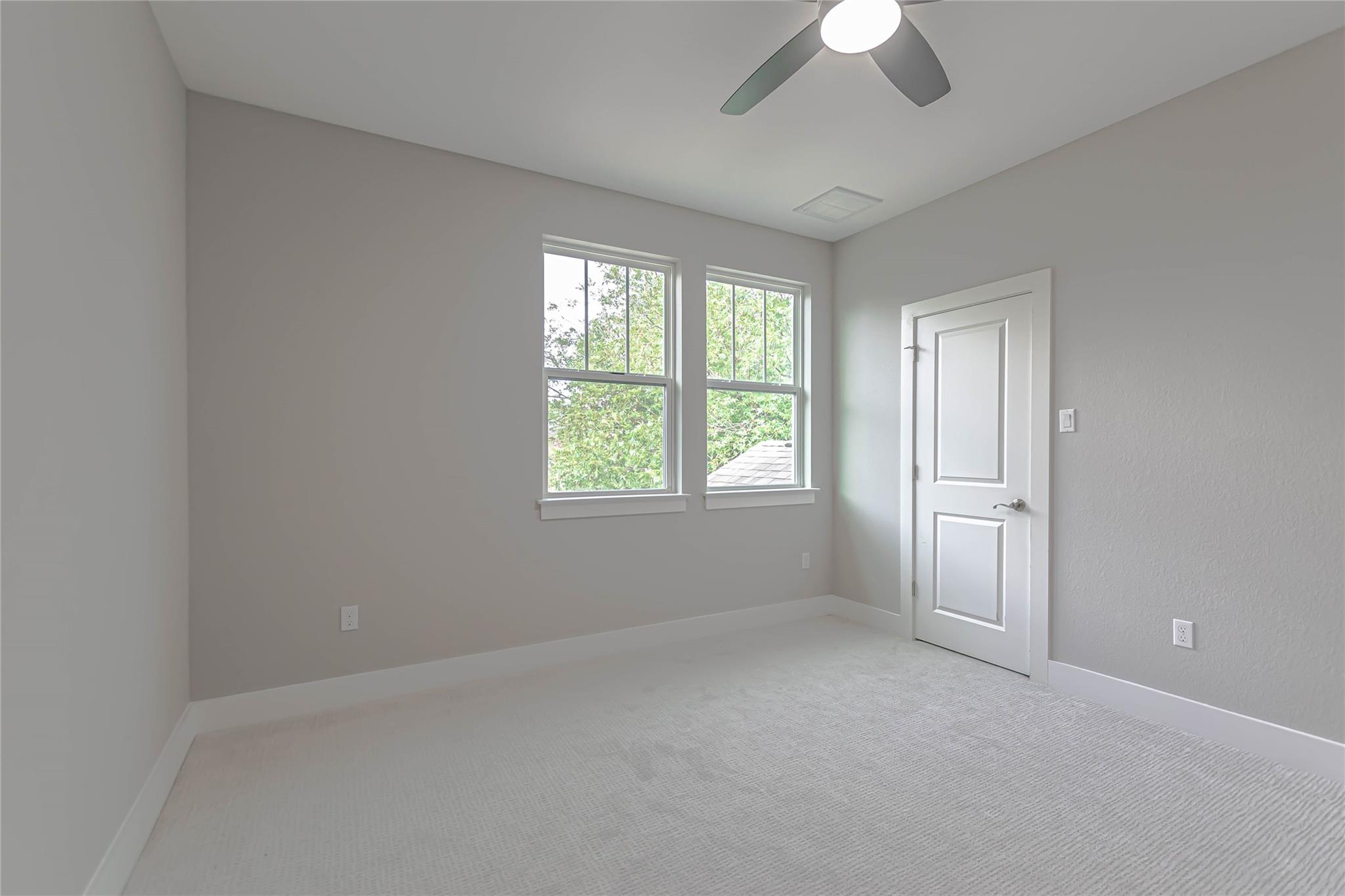 2717 Geraghty Ave Property Photo 27