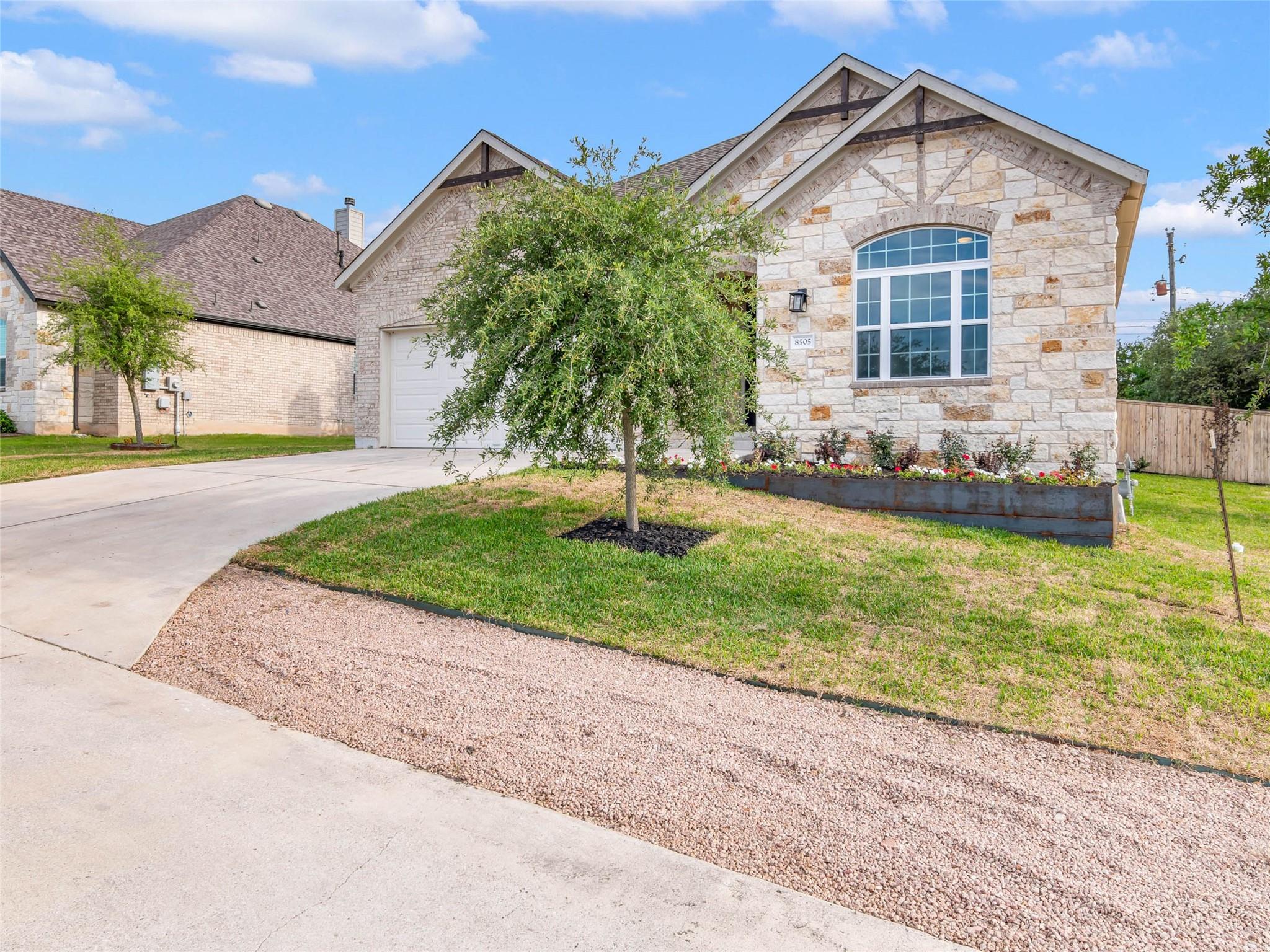 8505 Moccasin Path Property Photo 6