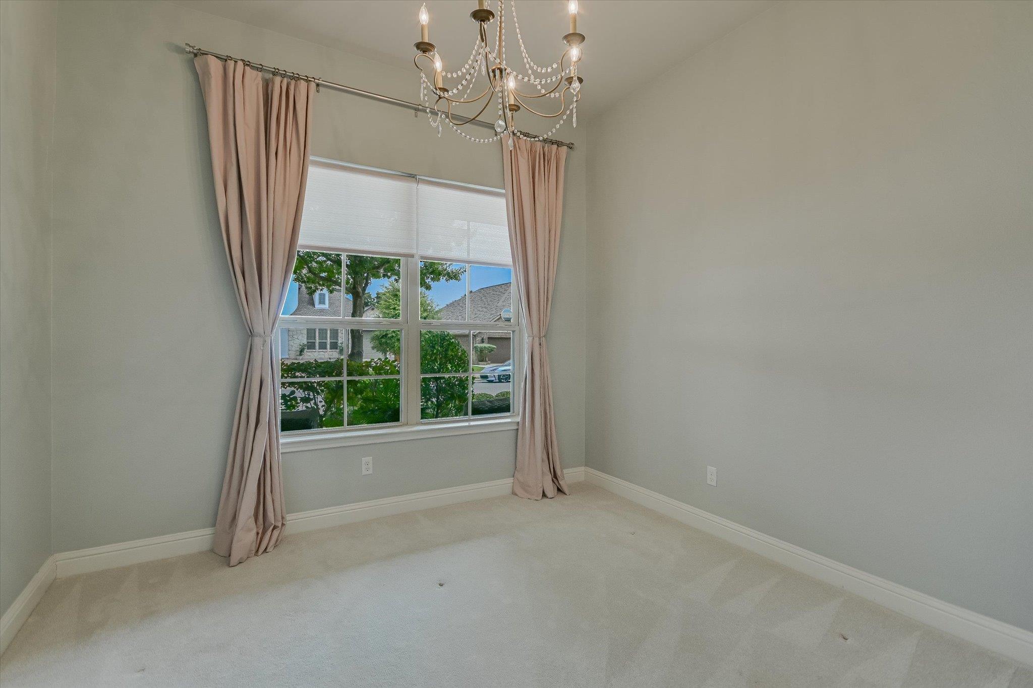2304 Belen Dr Property Photo 17