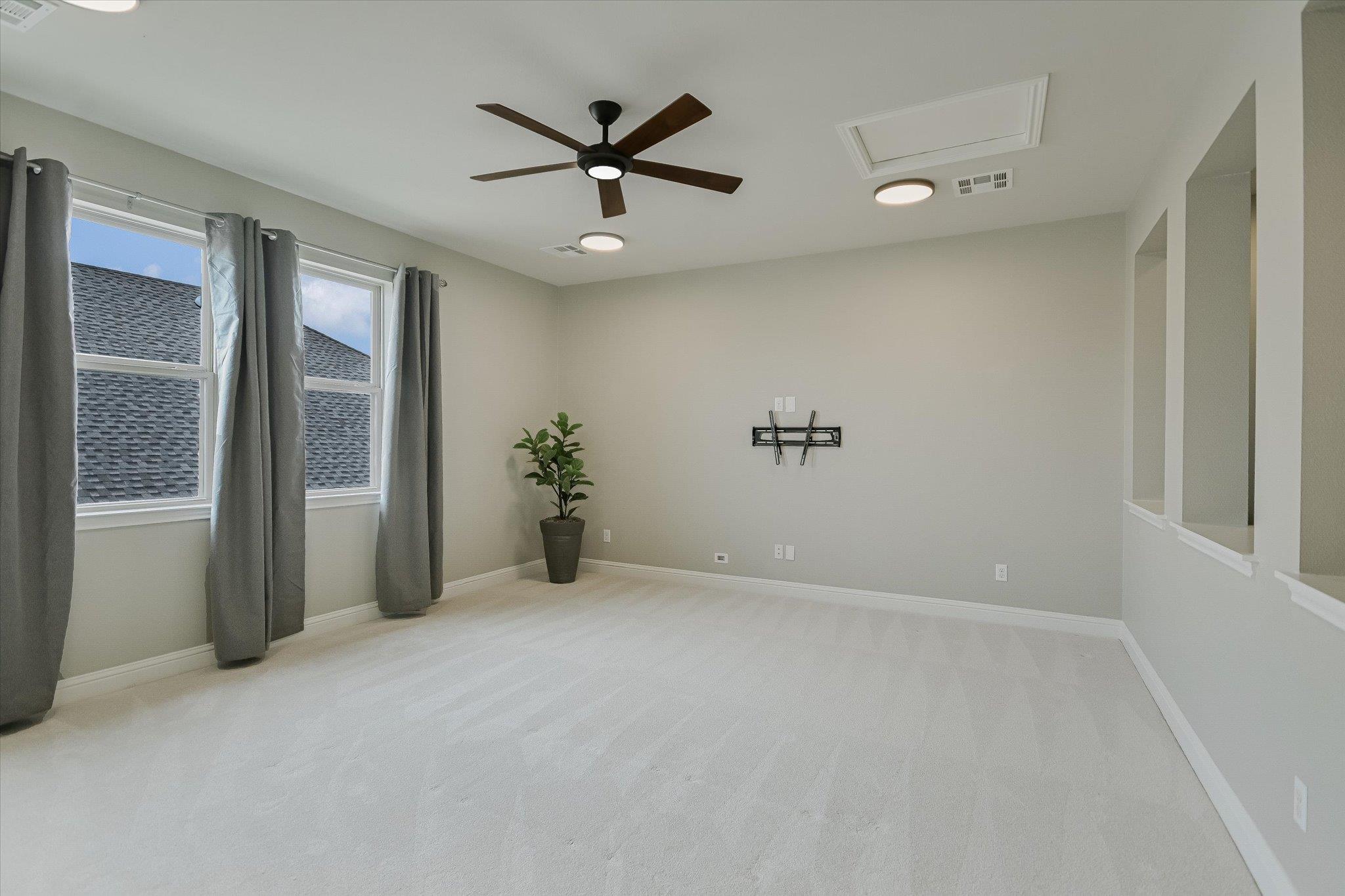 2304 Belen Dr Property Photo 18