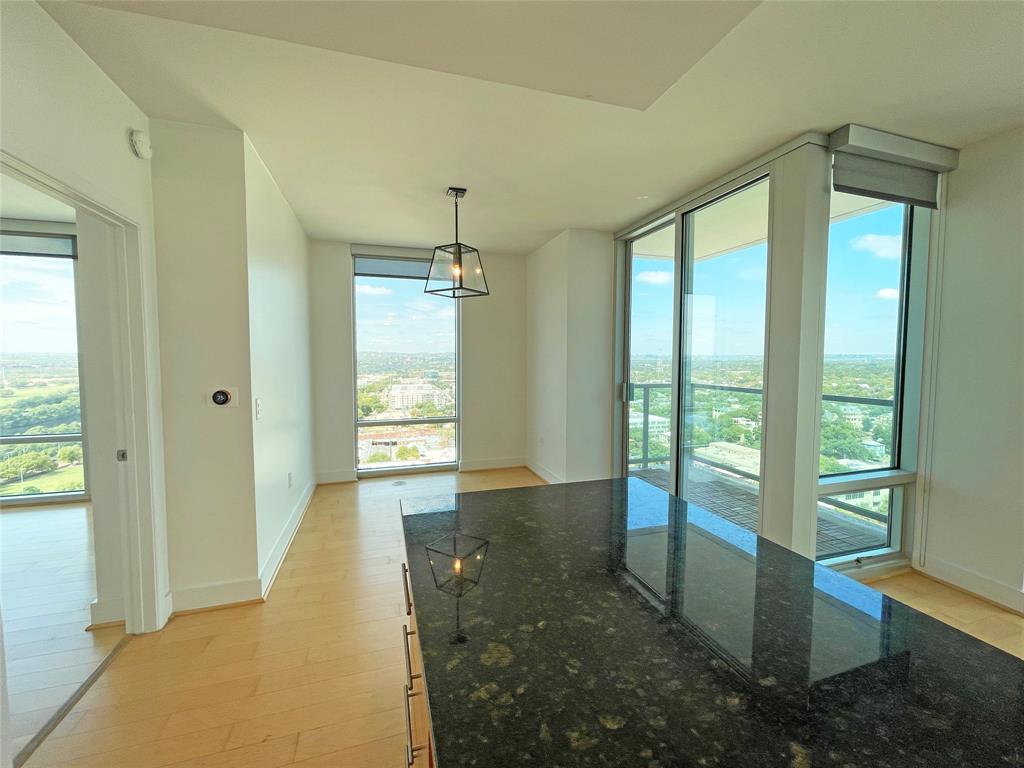 300 Bowie St 2705 Property Photo 12