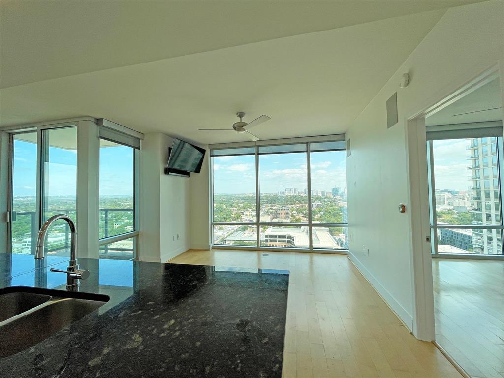 300 Bowie St 2705 Property Photo 13