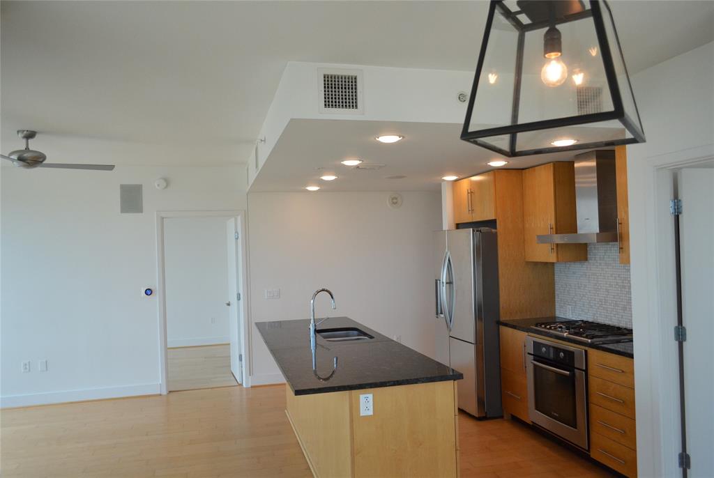 300 Bowie St 2705 Property Photo 15