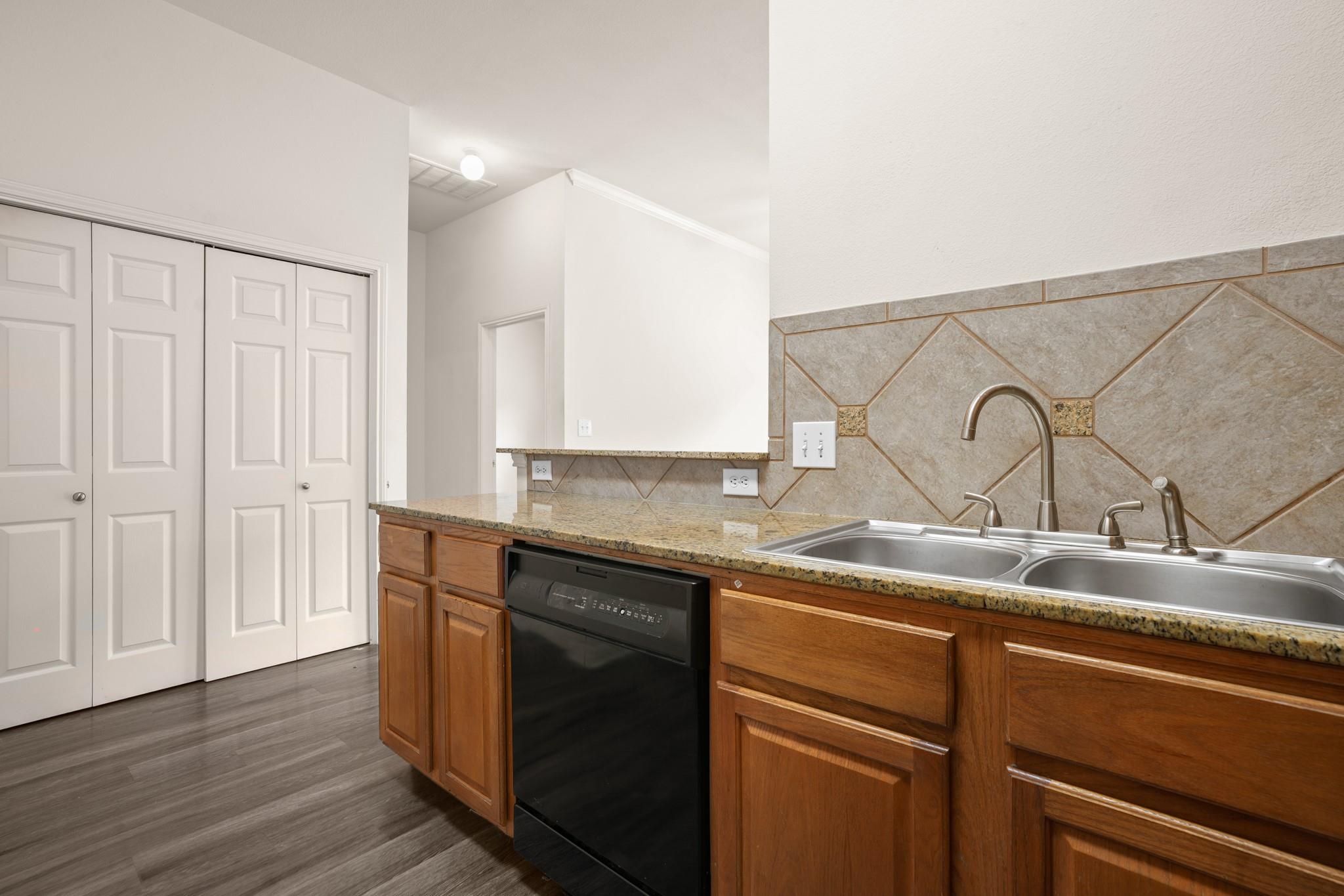 5515 Davis Ln #81 Property Photo 13