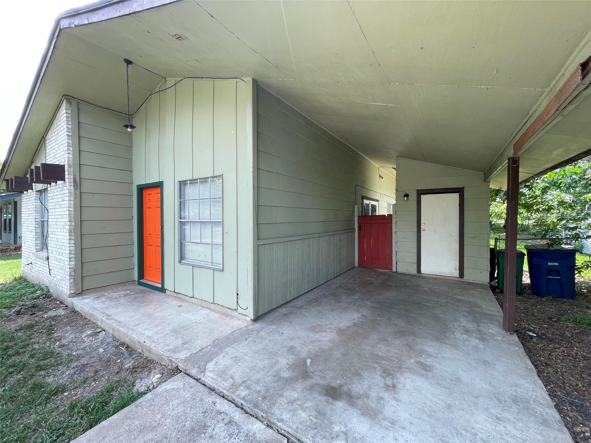5900 Glen Meadow Dr Property Photo