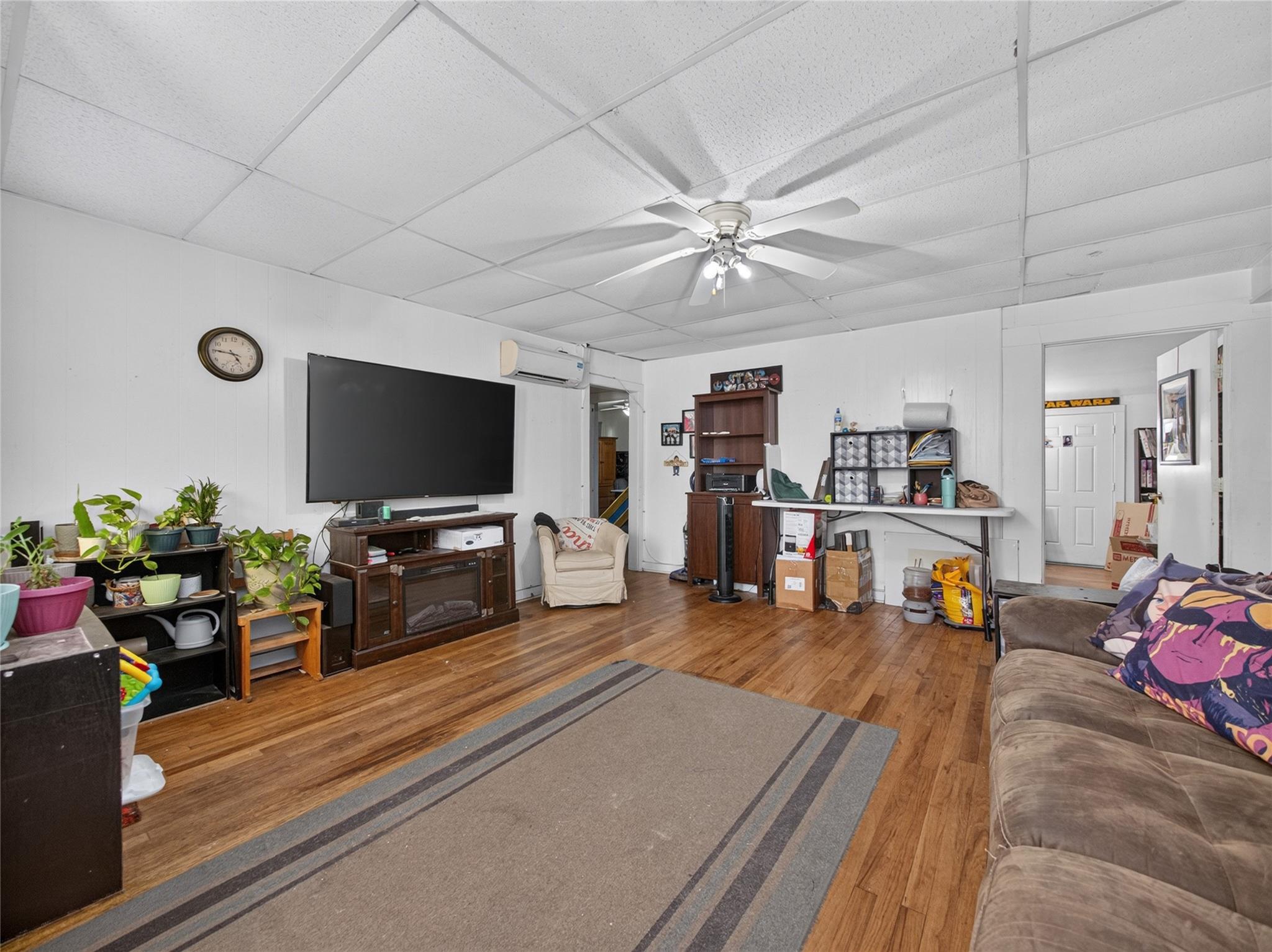 203 Hudgins St Property Photo 4