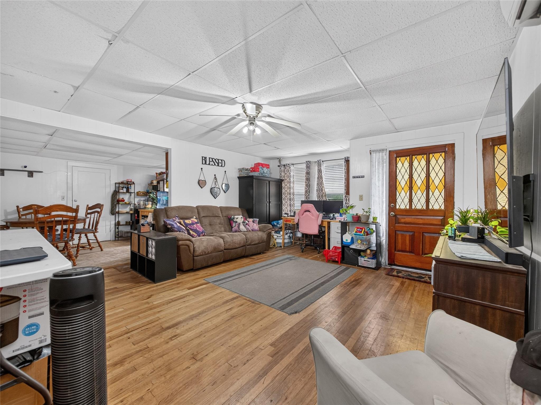 203 Hudgins St Property Photo 6