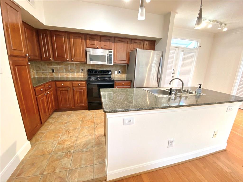 7701 Rialto Blvd Property Photo 10