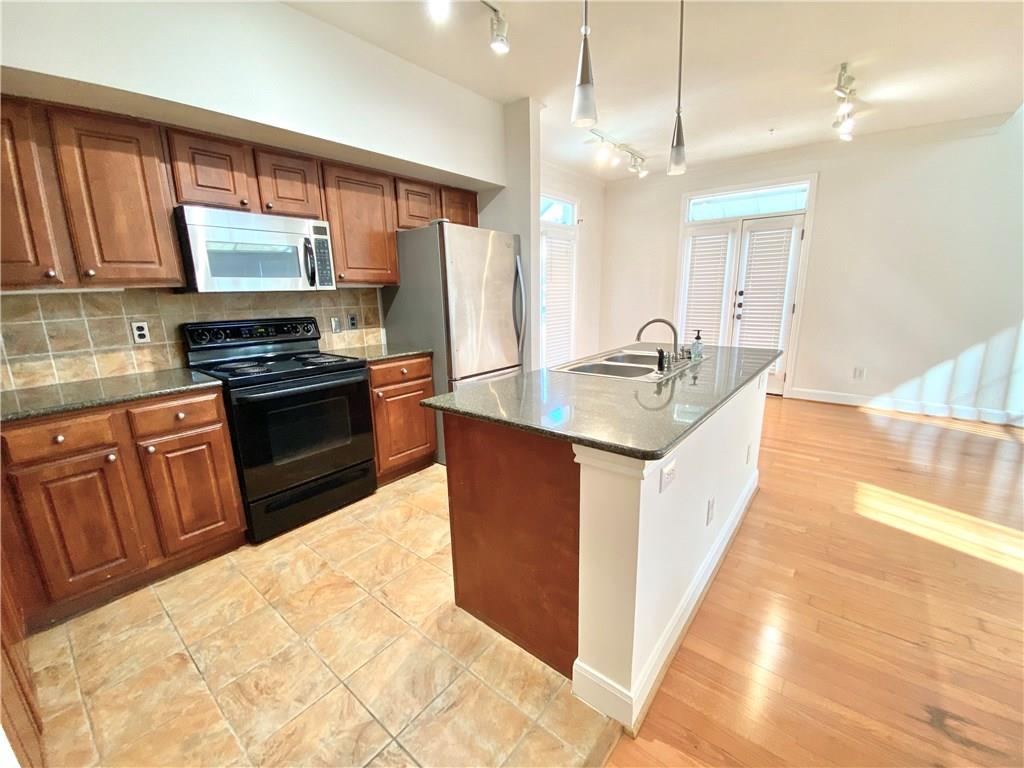 7701 Rialto Blvd Property Photo 12