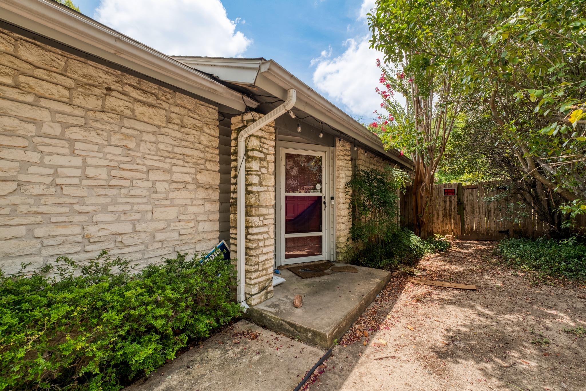 11116 Wandering Way Property Photo 3