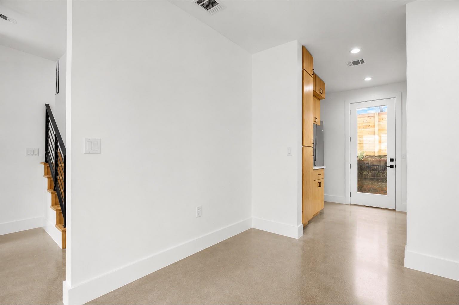 2919 E 13th St #2 Property Photo 8