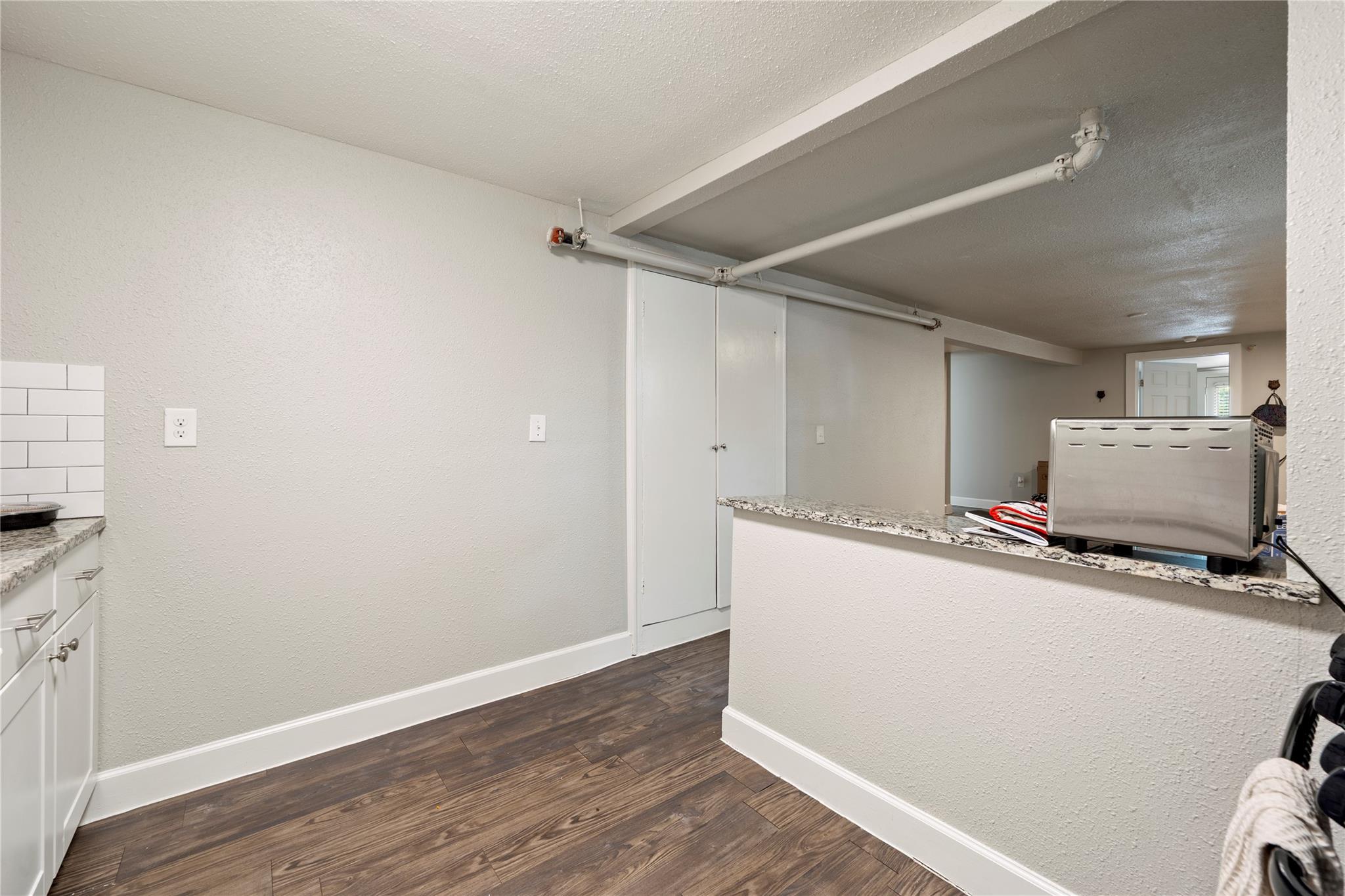 201 West 31st St #e Property Photo 10