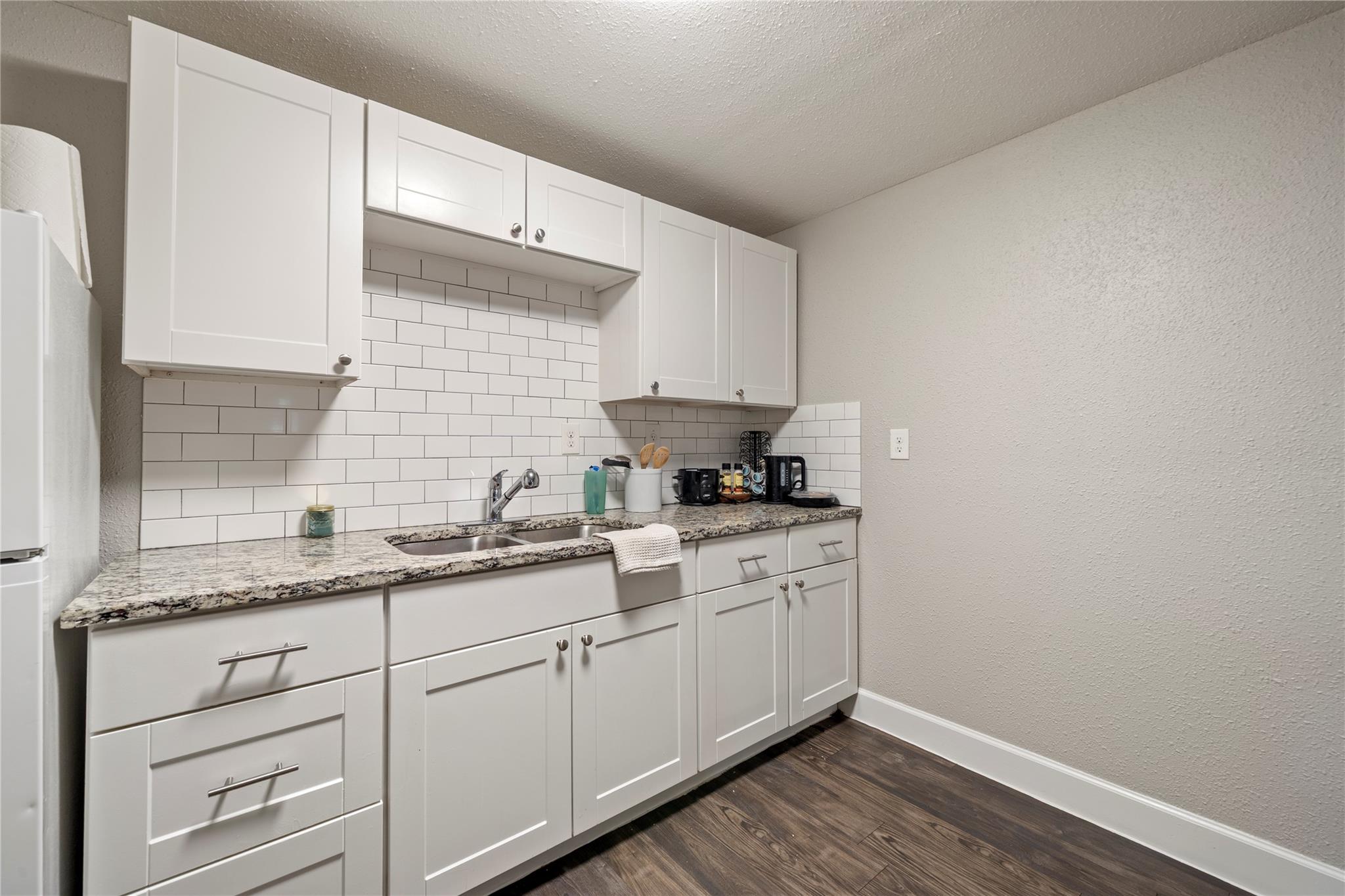 201 West 31st St #e Property Photo 11