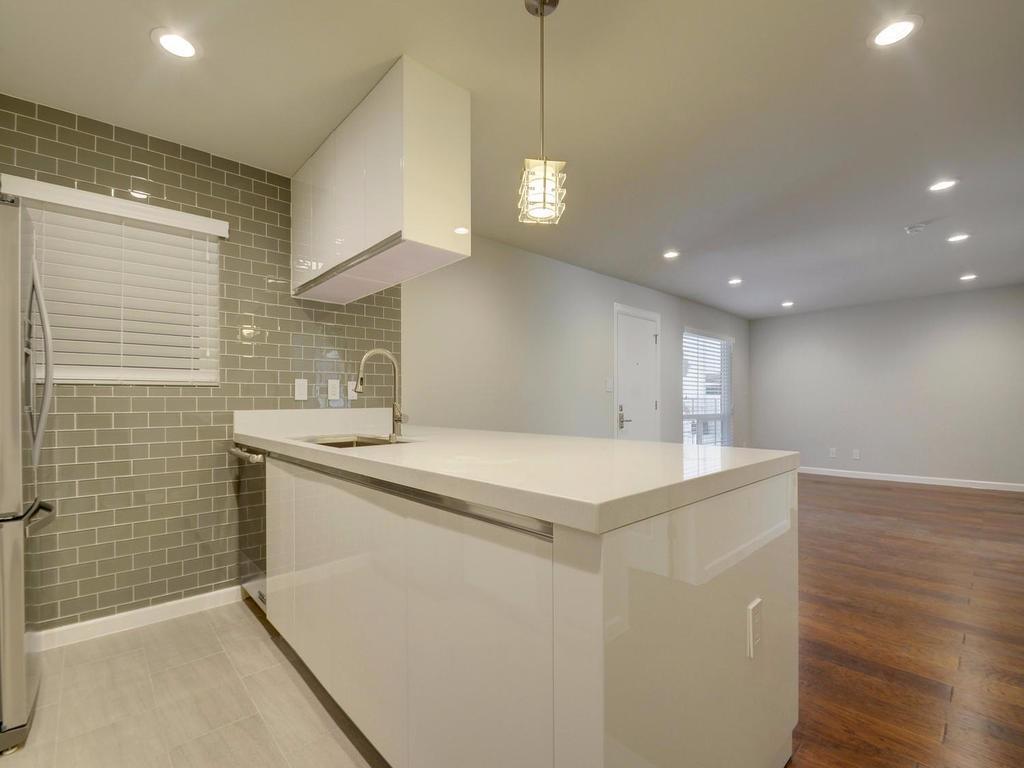 3110 Red River St #c-402 Property Photo 3