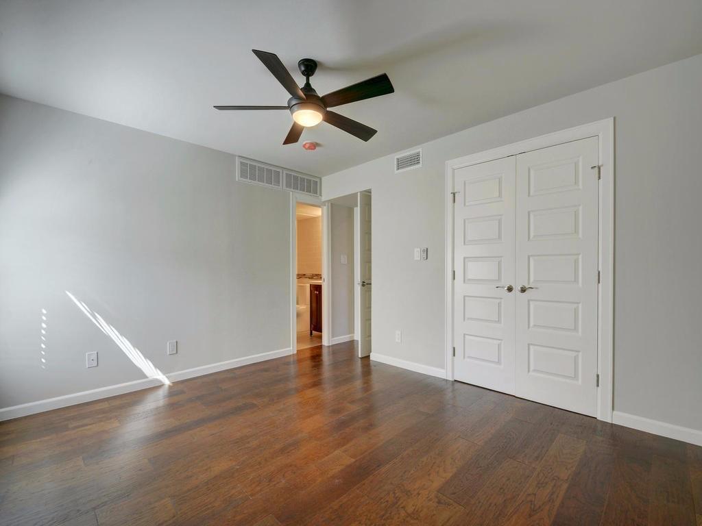 3110 Red River St #c-402 Property Photo 9