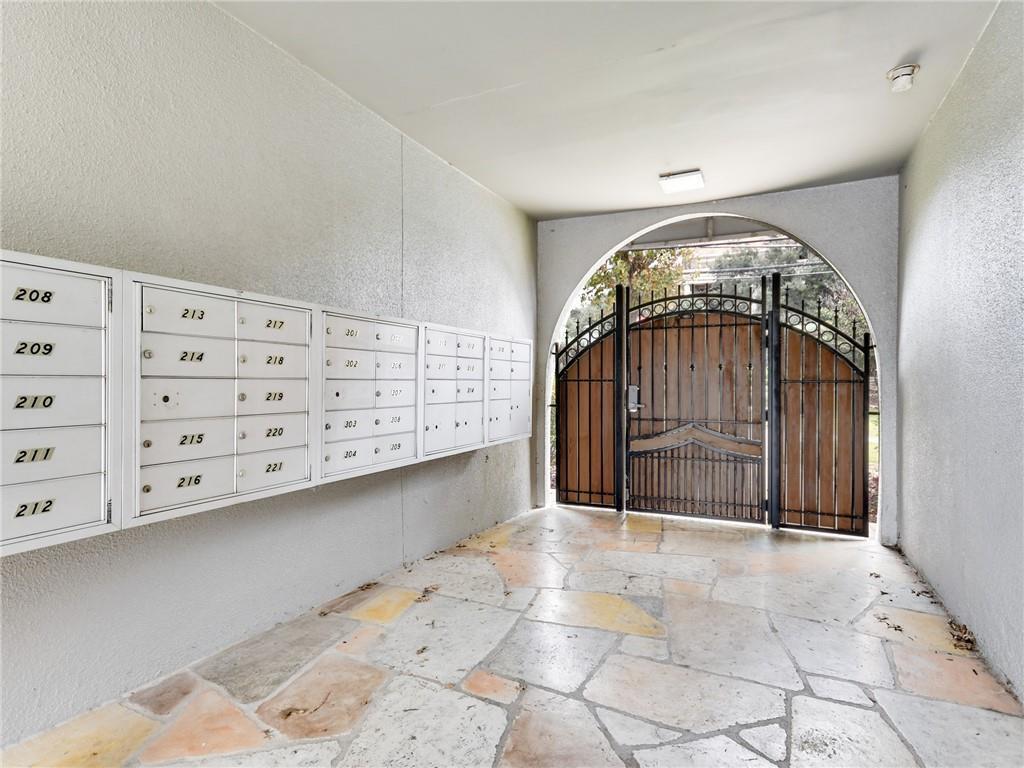 3110 Red River St #c-402 Property Photo 25