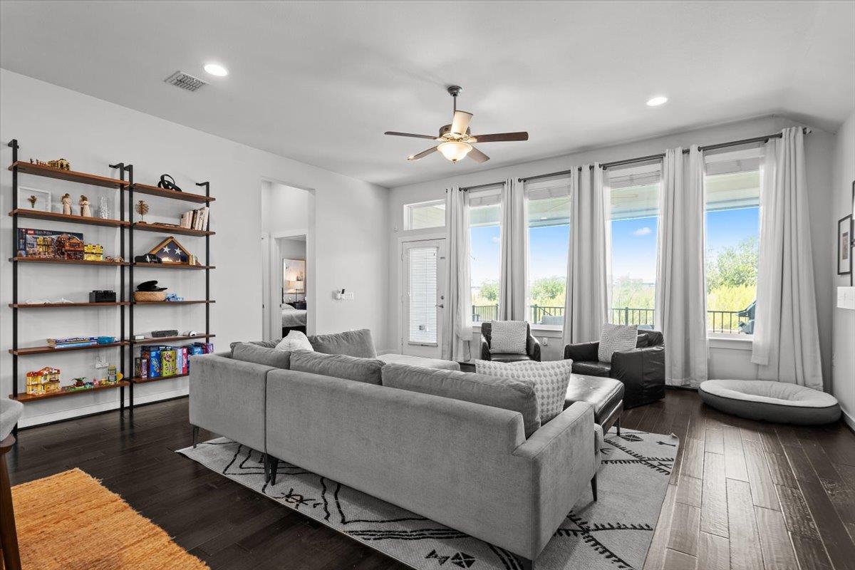 8116 Bestride Bnd Property Photo 6