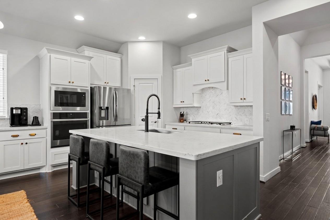 8116 Bestride Bnd Property Photo 7