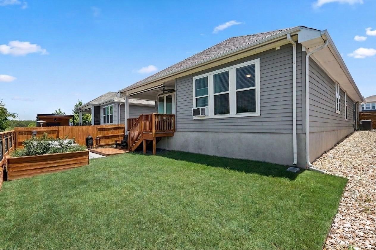 8116 Bestride Bnd Property Photo 27