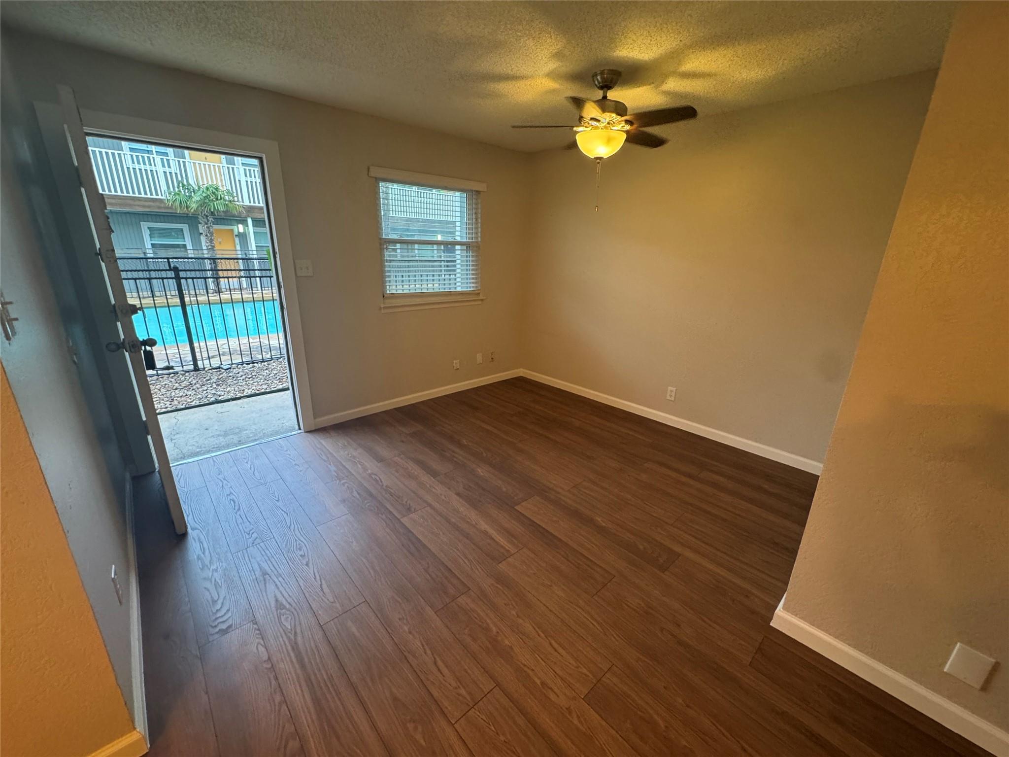 2401 Manor Rd #118 Property Photo 2