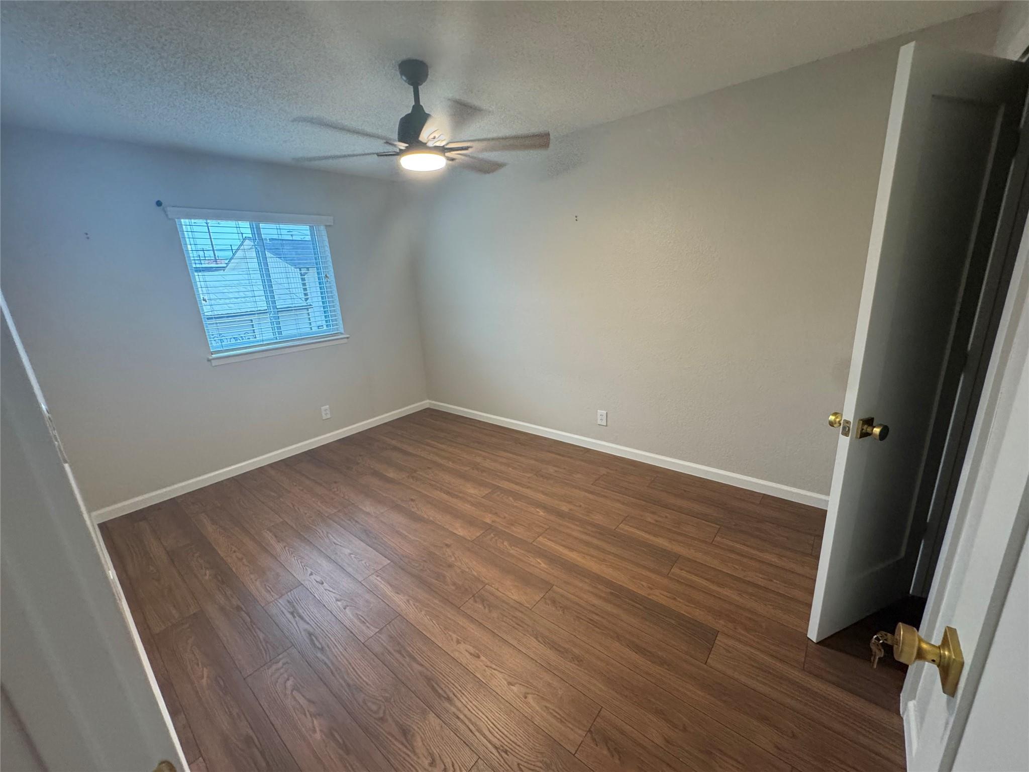 2401 Manor Rd #118 Property Photo 7