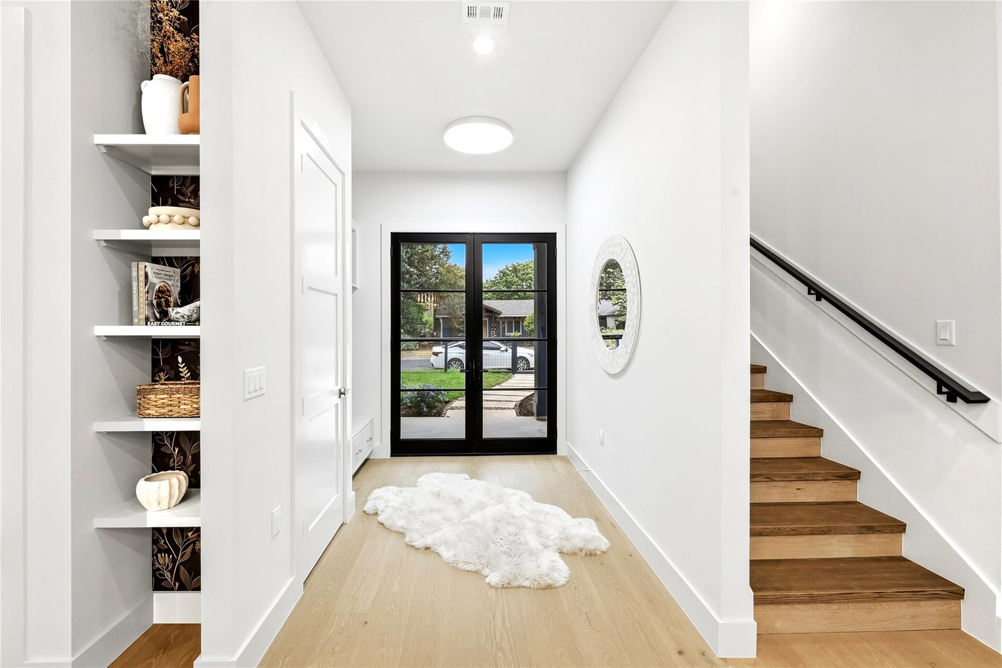 1201 Georgian St Property Photo 13