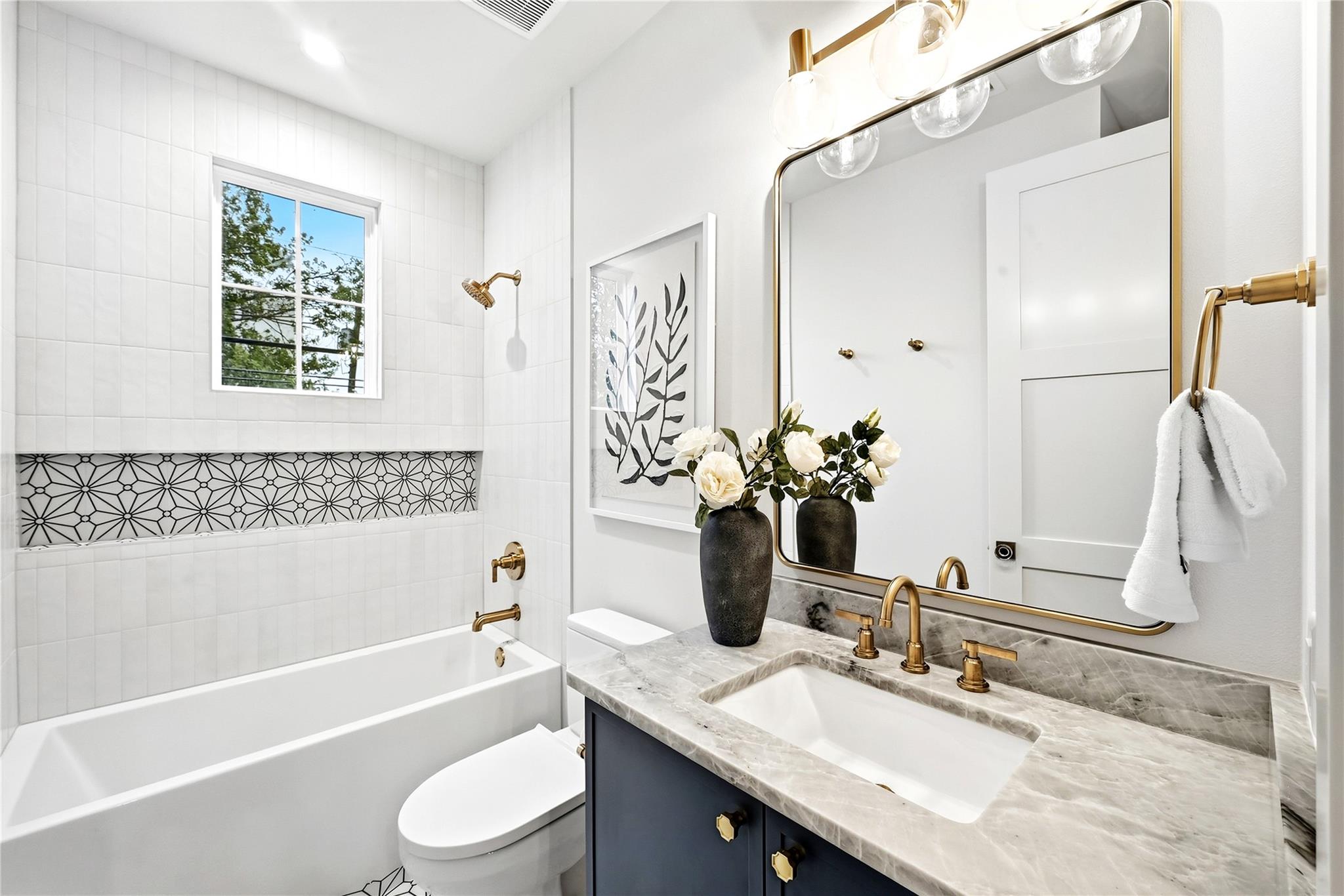 1201 Georgian St Property Photo 20