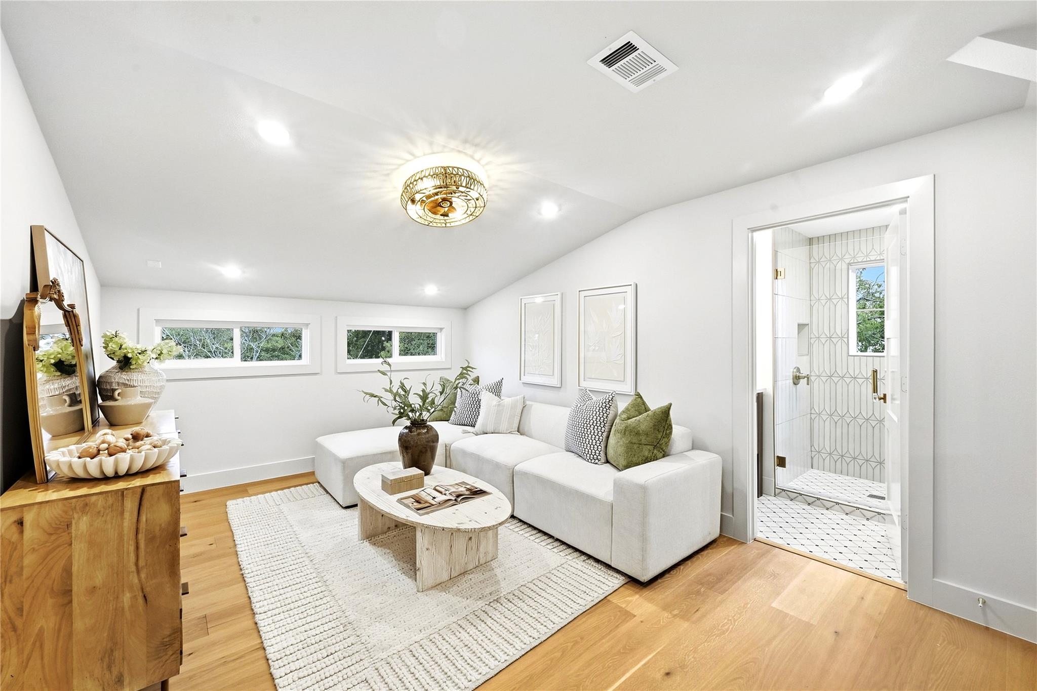1201 Georgian St Property Photo 23