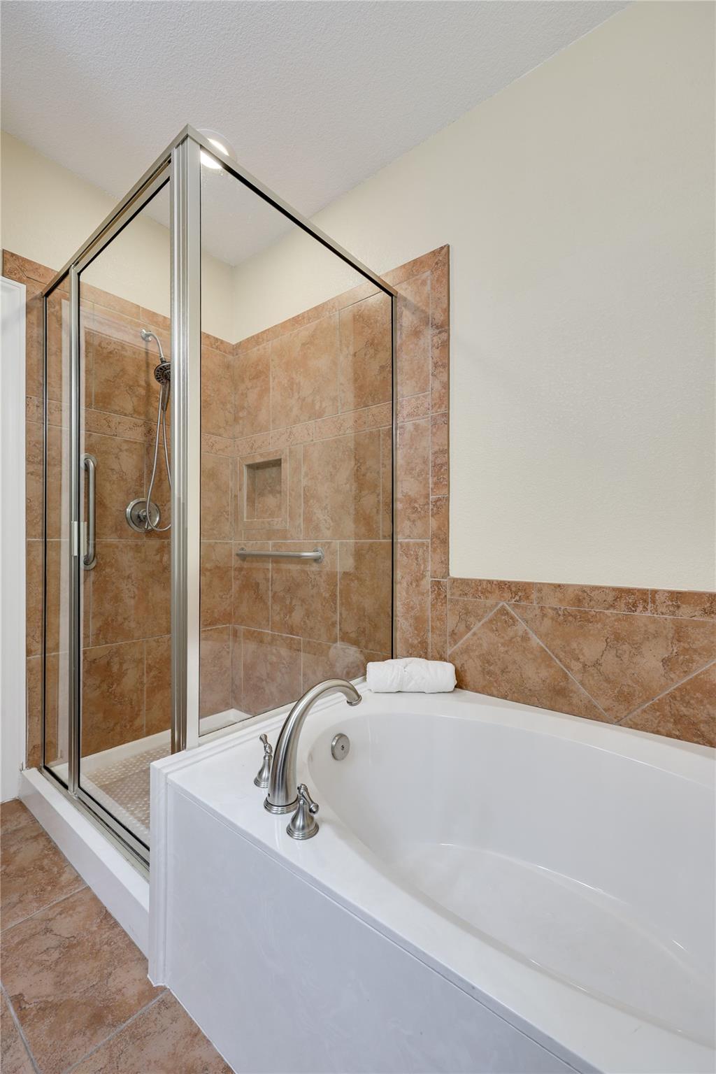 21118 Highland Lake Dr #2 Property Photo 17