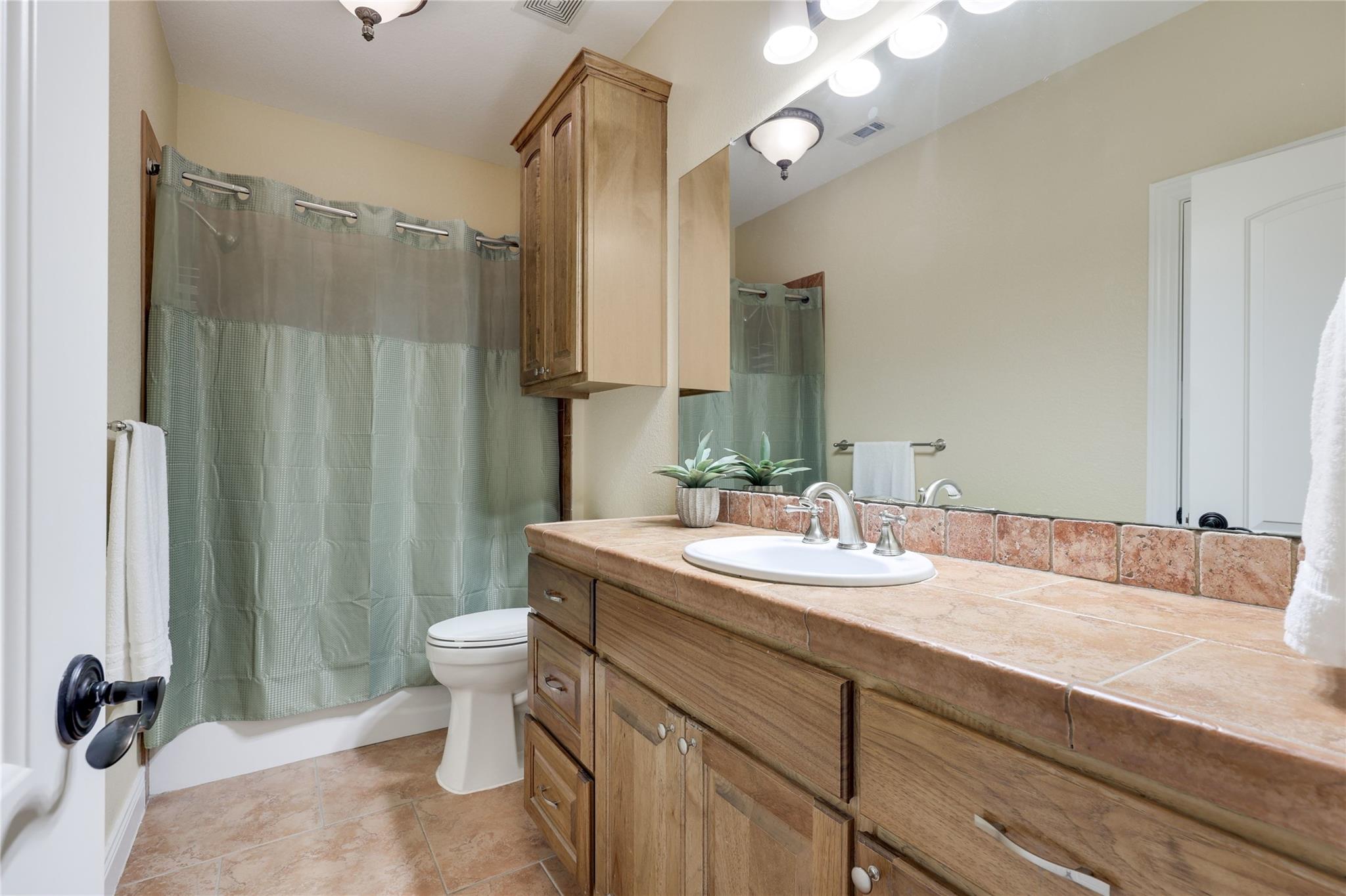 21118 Highland Lake Dr #2 Property Photo 26