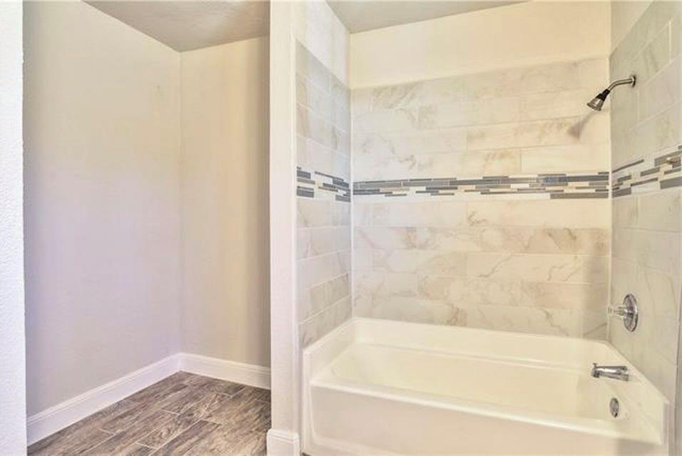 12504 Limerick Ave Property Photo 13