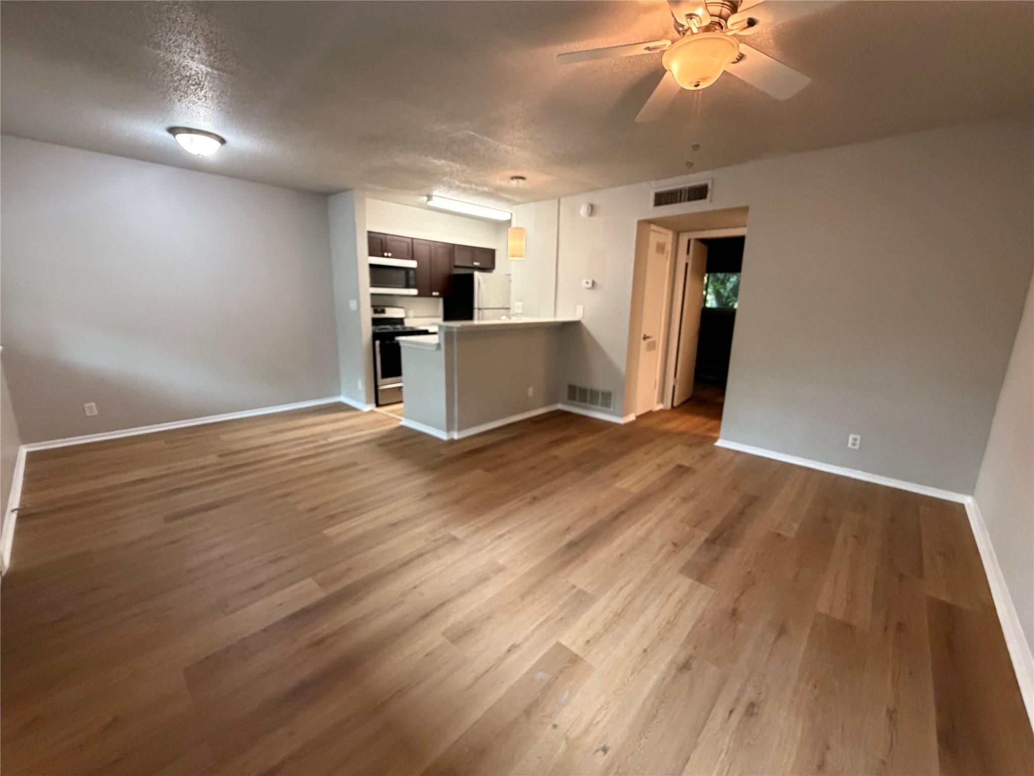 1202 Newning Ave #106 Property Photo 3