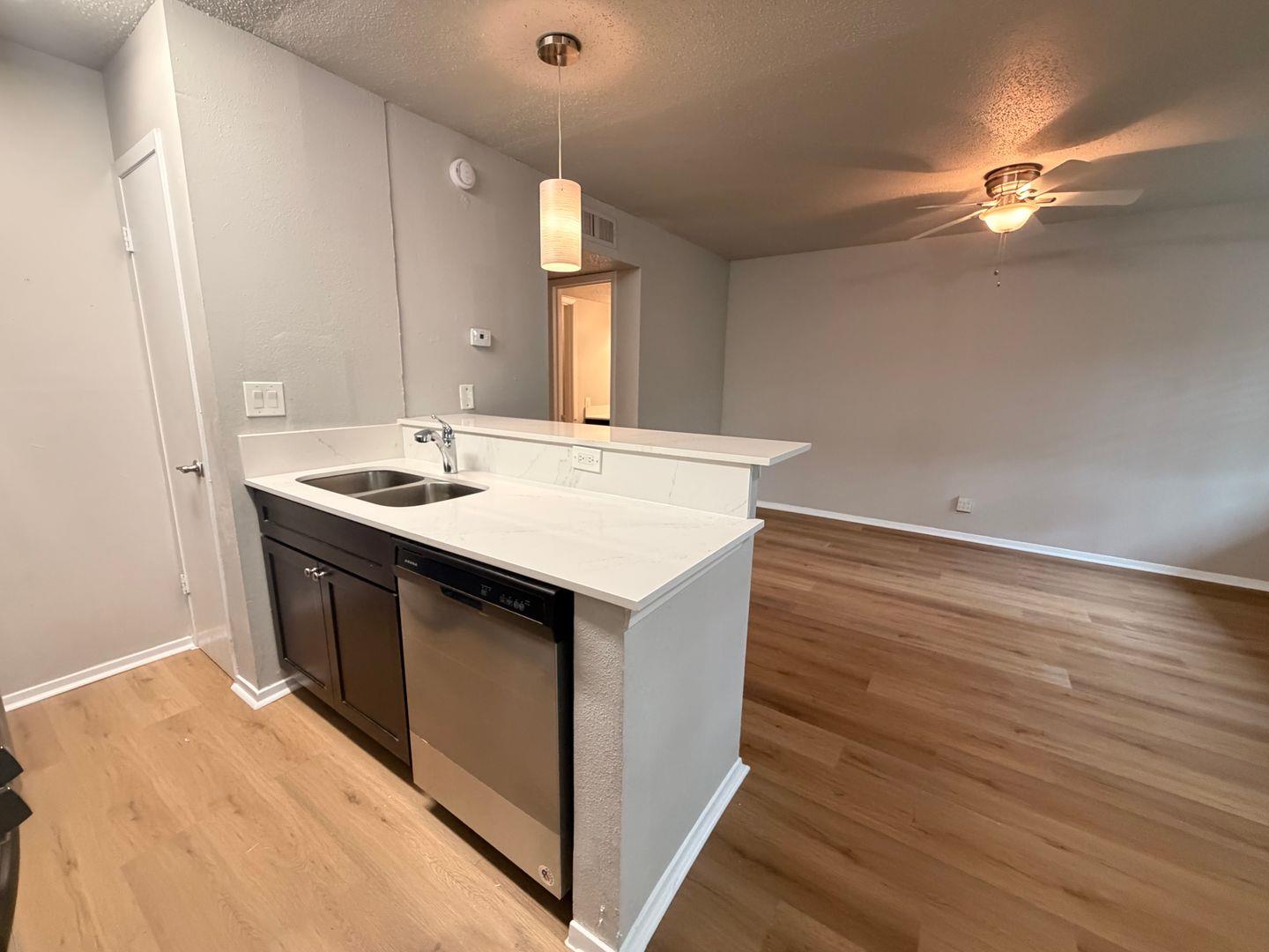 1202 Newning Ave #106 Property Photo 8