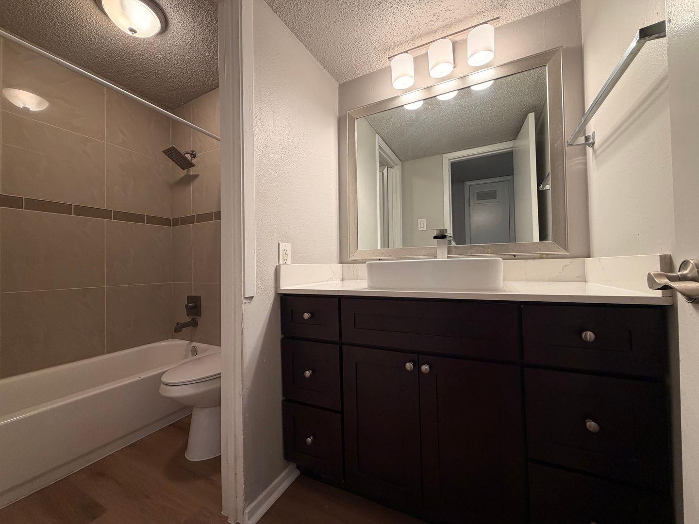 1202 Newning Ave #106 Property Photo 9