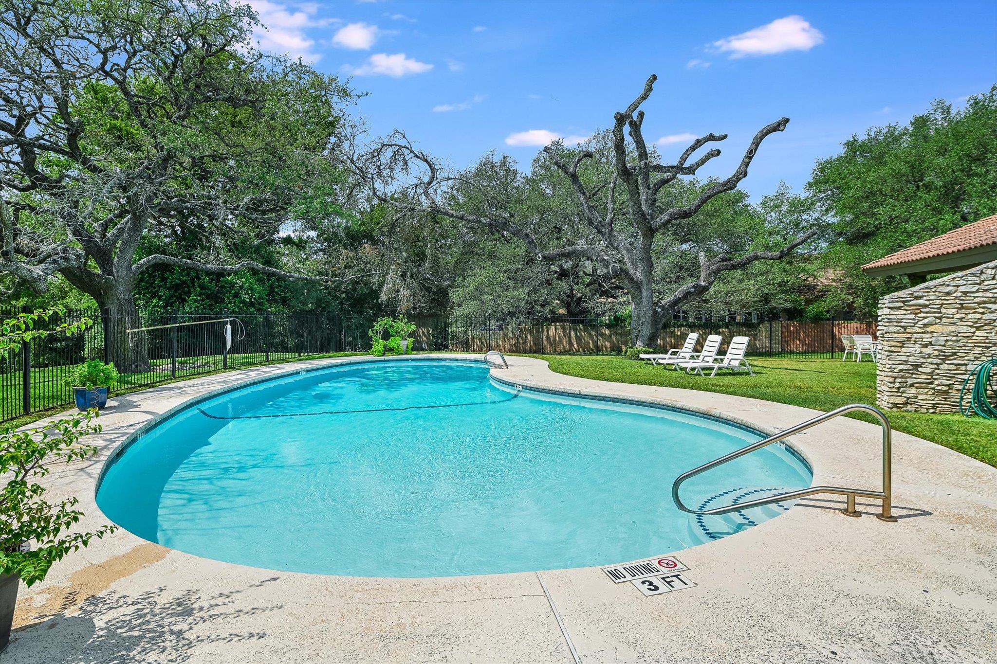 11125 Pinehurst Dr #c Property Photo 22