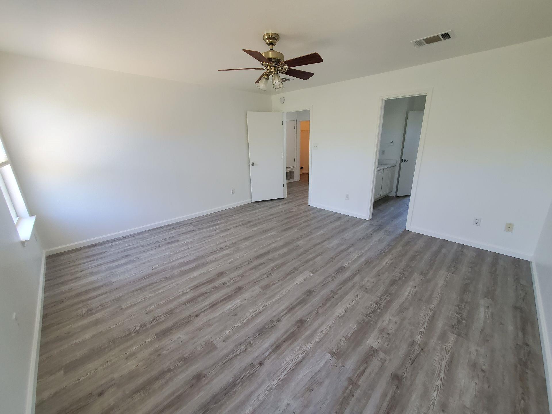 1014 Glen Meadow Cv Property Photo 10