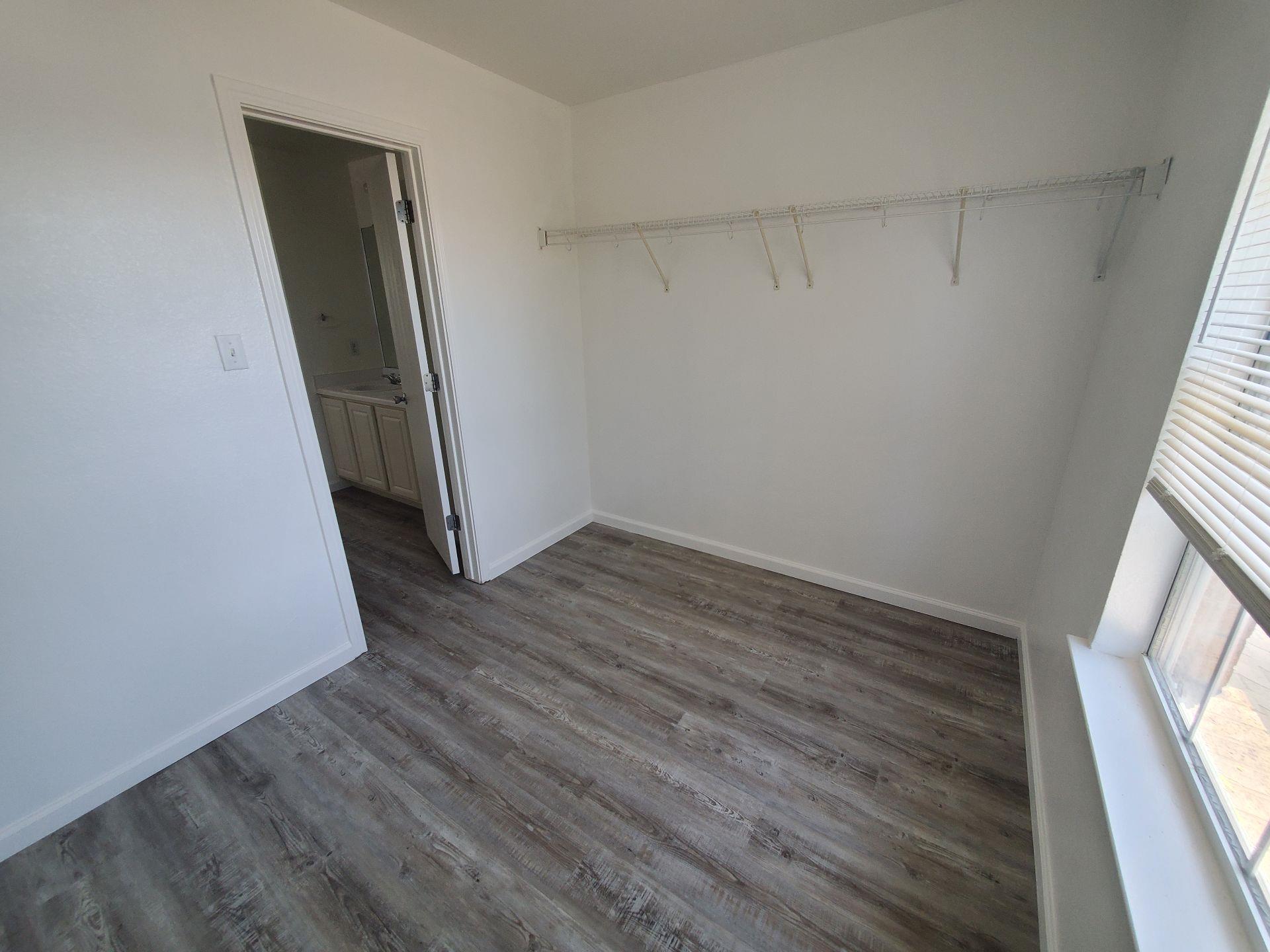 1014 Glen Meadow Cv Property Photo 16